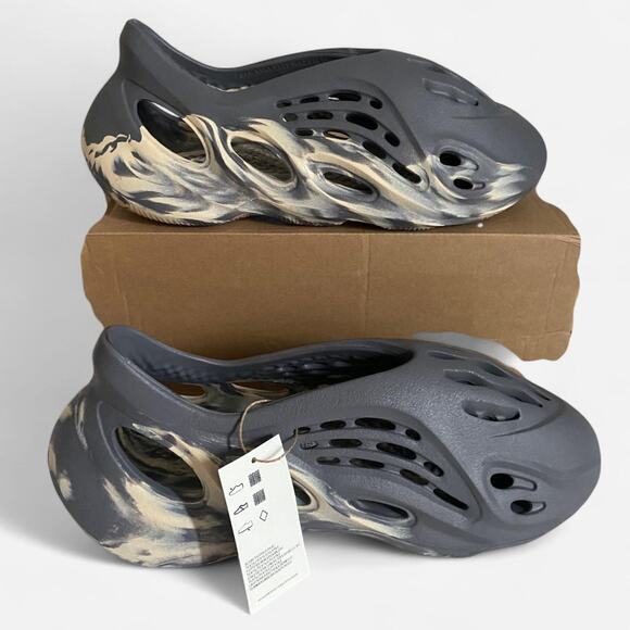 Adidas Yeezy foam runner moon gray - size 11 M / 12.5 W US / 44 EU - Picture 2 of 5